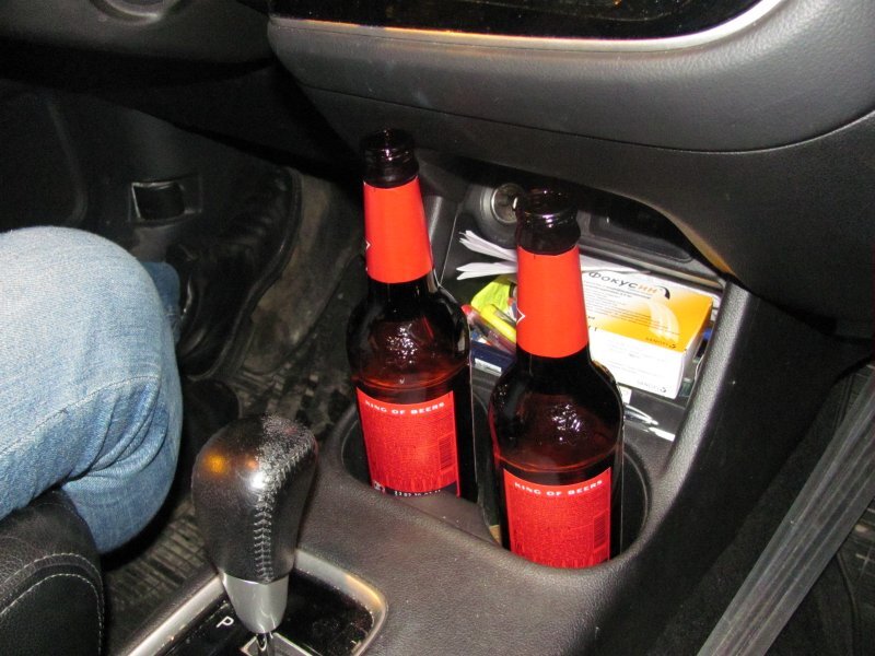 Машина, яка стоїть: зручне місце для вживання алкоголю? 
